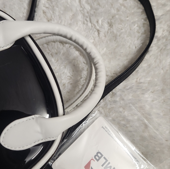 Brand New MLB SOX Two Way Bag - Picture 10 of 12